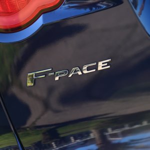 2017-Jaguar-F-Pace9.jpg