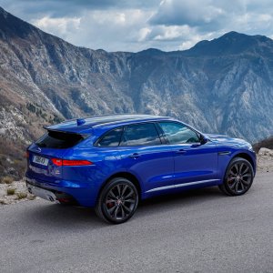 2017-Jaguar-F-Pace-First-Edition-side-rear-view1.jpg
