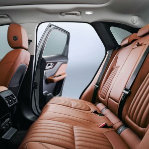 2017-Jaguar-F-Pace-rear-seat.jpg