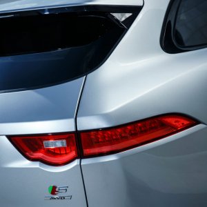 2017-Jaguar-F-Pace-rear-taillights.jpg