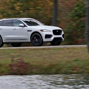 2017-Jaguar-F-Pace-S-105-876x535.jpg