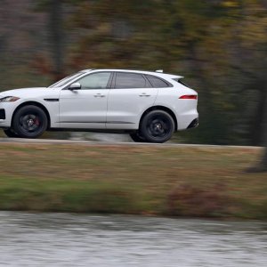 2017-Jaguar-F-Pace-S-112-876x535.jpg