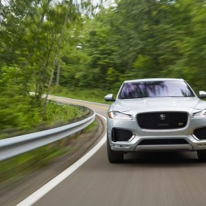 2017-Jaguar-F-Pace-S-First-Edition-104-876x535.jpg