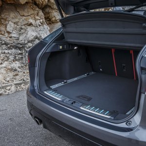 2017-Jaguar-F-Pace-First-Edition-cargo-space.jpg