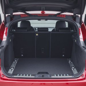 2017-Jaguar-F-Pace-First-Edition-cargo-space-2.jpg
