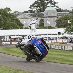 Jaguar-F-Pace-Goodwood-Two-Wheel-Bowers-Crowd-Wave.jpg