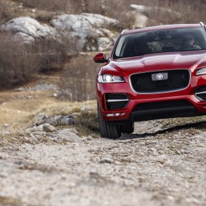 2017-Jaguar-F-Pace-First-Edition-front-end-static-1.jpg