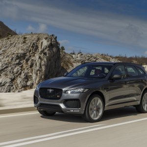 2017-Jaguar-F-Pace-First-Edition-front-three-quarter-in-motion.jpg