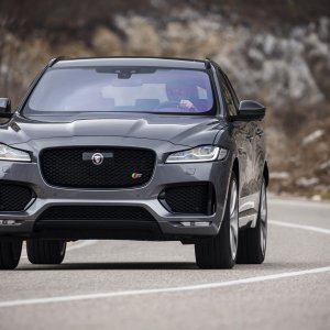 2017-Jaguar-F-Pace-First-Edition-front-three-quarter-in-motion-05.jpg