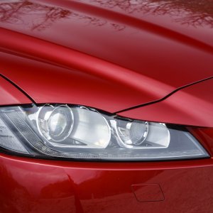 2017-Jaguar-F-Pace-First-Edition-headlamp-1.jpg